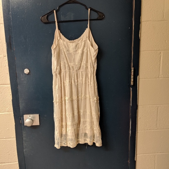 Tan lace fit and flare dress - Picture 2 of 2